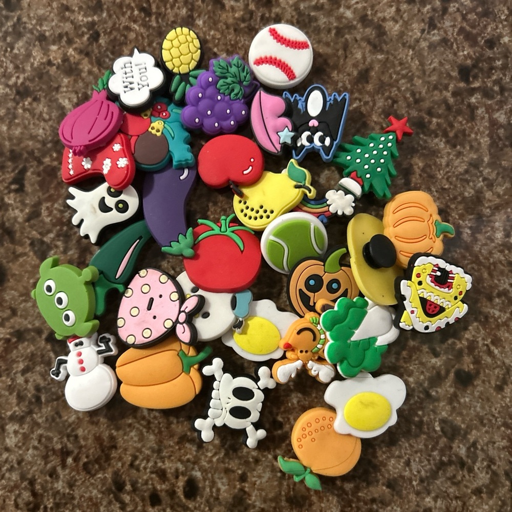 Assorted croc charms
